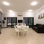 Apartment (70 m²), 2 Schlafzimmer und 1 eigene Badezimmer in Sukhumvit