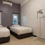 Apartment (70 m²), 2 Schlafzimmer und 1 eigene Badezimmer in Sukhumvit