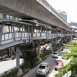 Apartment (70 m²), 2 Schlafzimmer und 1 eigene Badezimmer in Sukhumvit